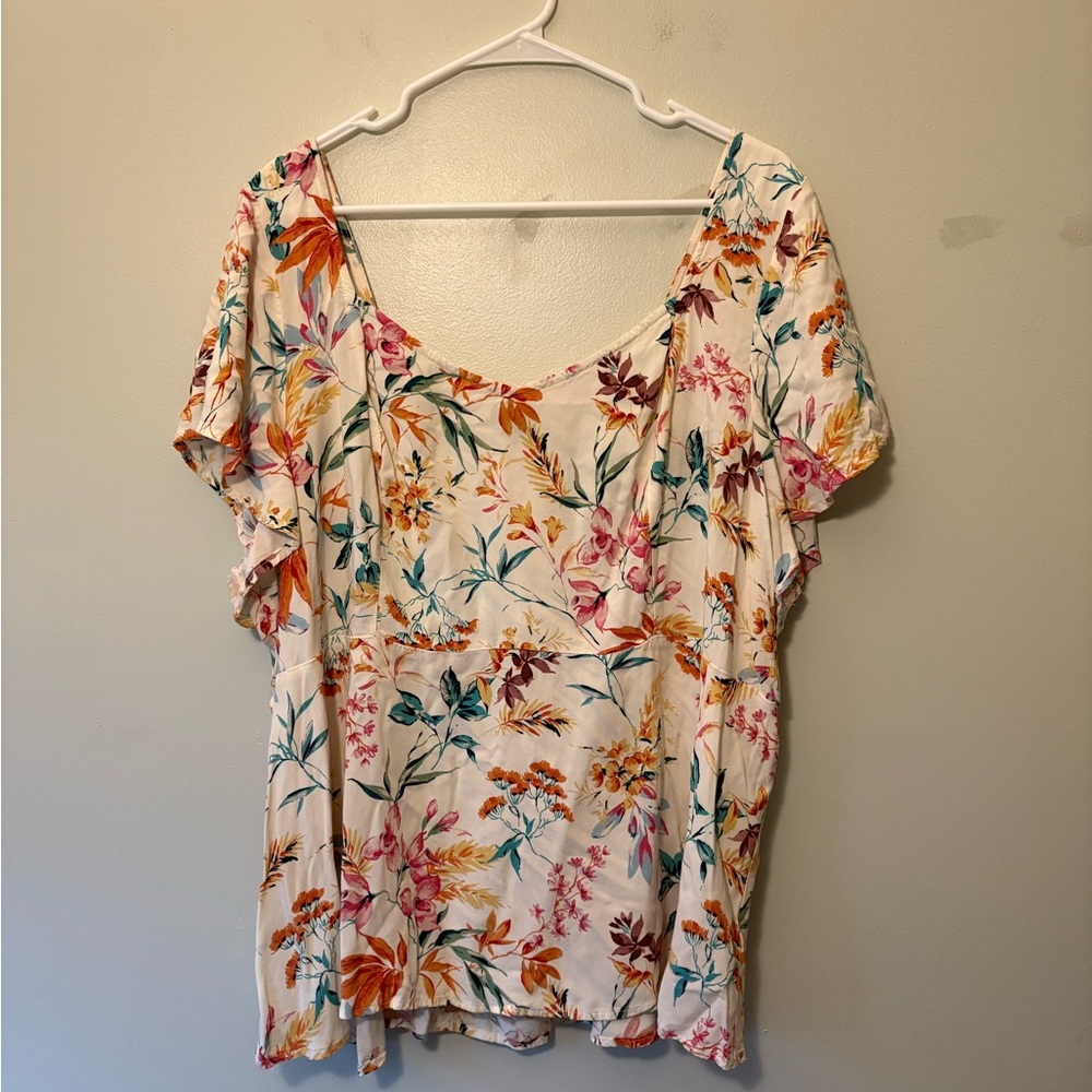 Torrid Colorful Floral Print Women's Short Sleeve Top, Size 4X Plus